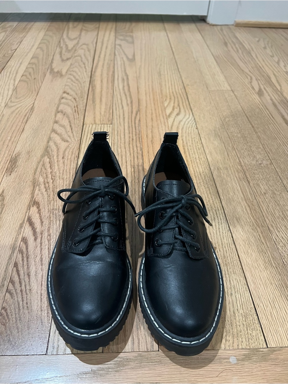 NEW Madden Girl Black Lace-Up Kids Oxfords with Contrast Stitching Sz 5.5